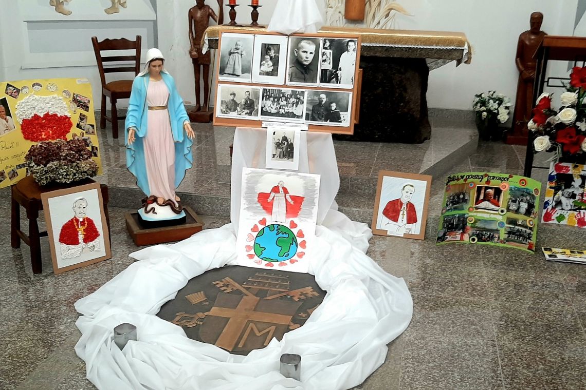 Św. Jan Paweł II oczami dzieci - wystawa