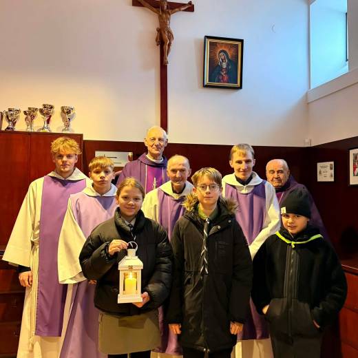 Harcerze przekazali Światło Betlejemskie