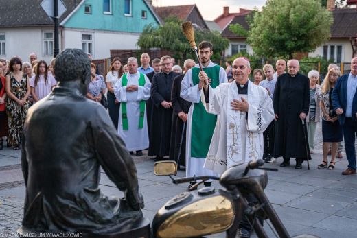 Ławeczka poświęcenie